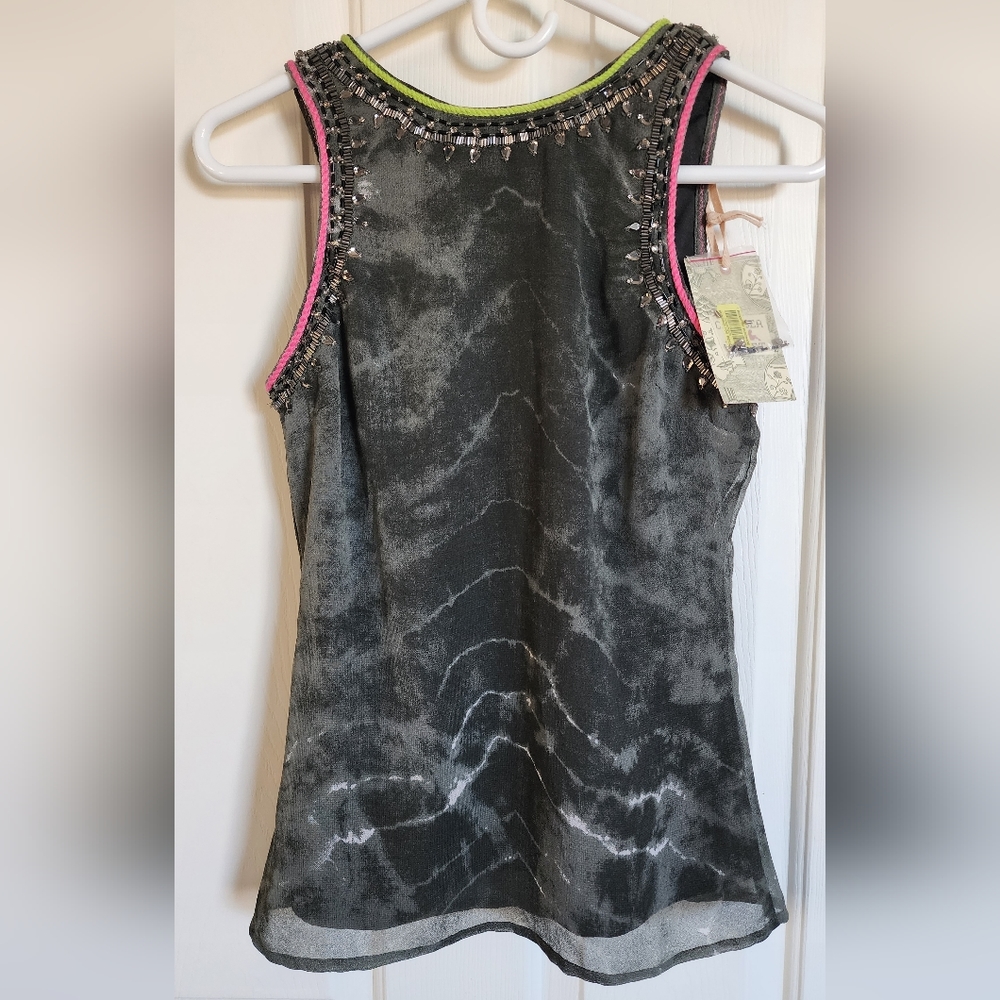 NWT- beautiful, green sleeveless top. Size Small